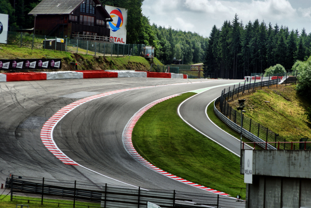 Fifty50_Racing-Rouge-Corner